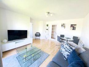 Thames view apartment in London